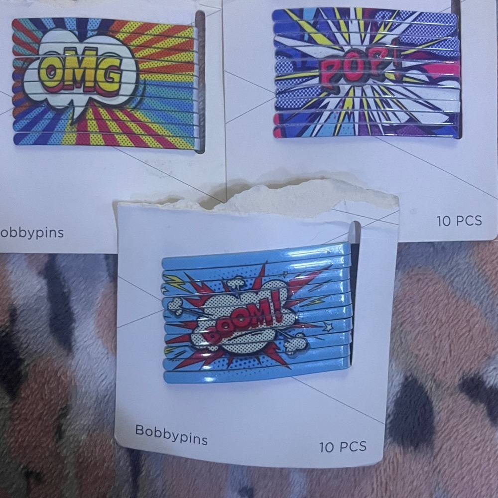 Comic Style Bobby Pins Set